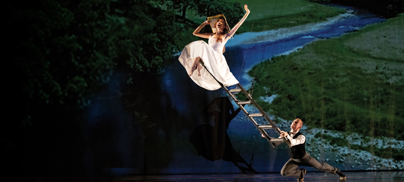 momix-1292×584-1